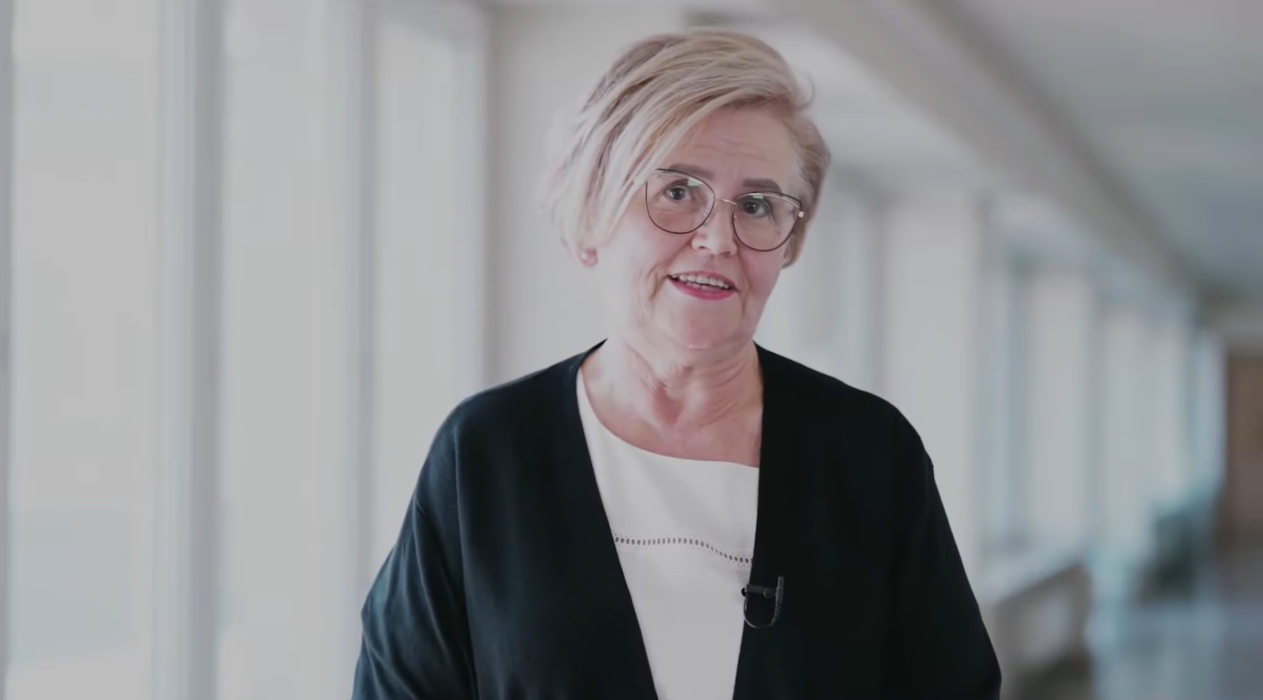 „60 wspomnień na 60-lecie”. O roli kierowniczki administracji w szpitalu opowiada Ewa Medyńska