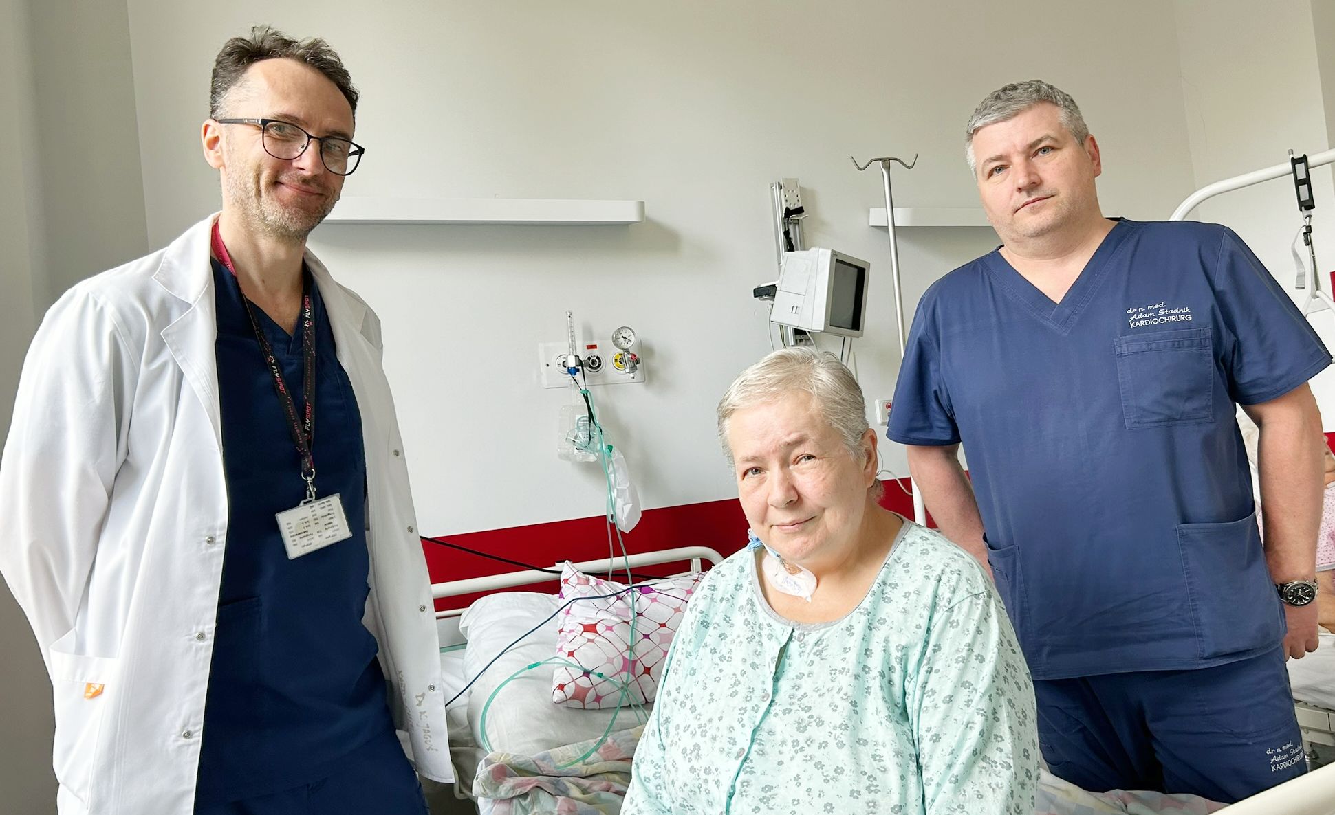 Pierwsza naprawa dwóch zastawek serca z minitorakotomii na bijącym sercu
