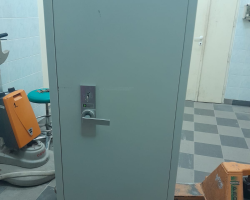 szafa ognioodporna   sejf   widok z przodu