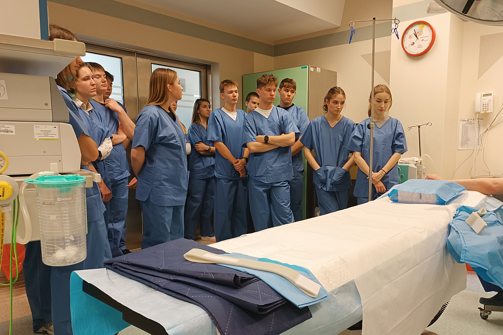 Szpital z bliska. Wizyta licealistów w SPSK Nr 4 w Lublinie